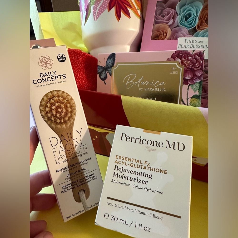 Mothers Day Luxury Bundle- all new in boxes - Picture 3 of 16